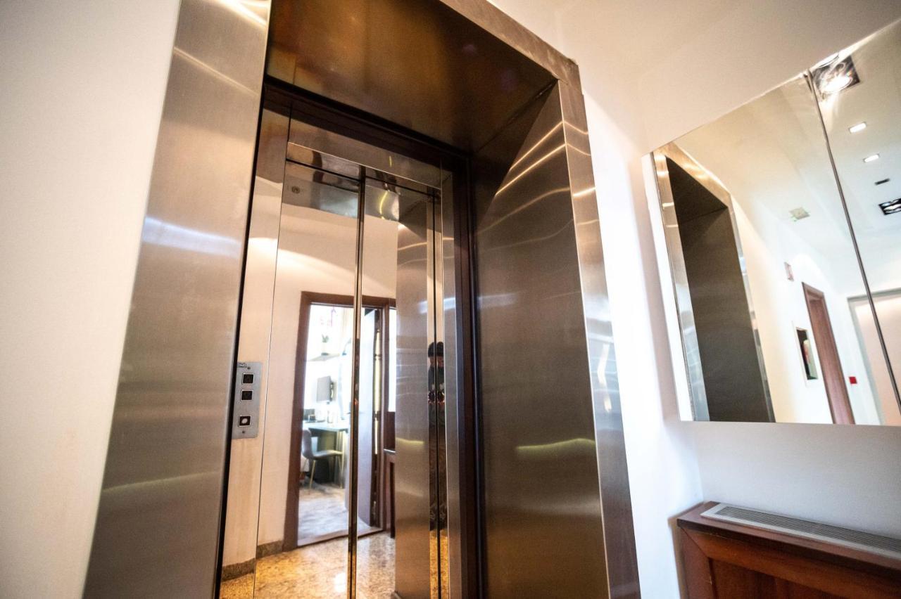 Natali Luxury Suites- Mini Rooms Beograd Eksteriør billede